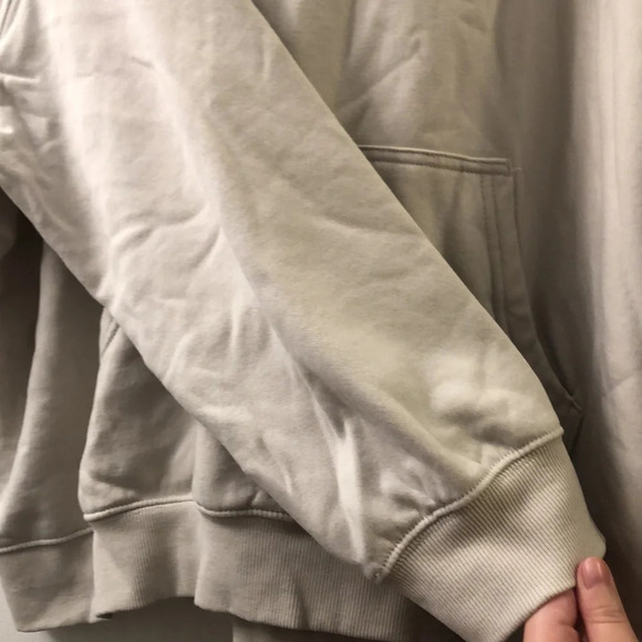 H&M Sweatshirt - Picture 4 of 7